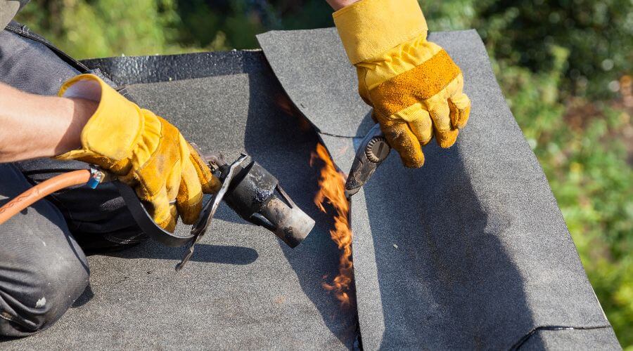 Professional gutter cleaning in Grandview, IA